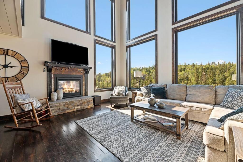 Altitude Adjustment- Panoramic Views, Sleeps 12 Villa Lead Exterior photo