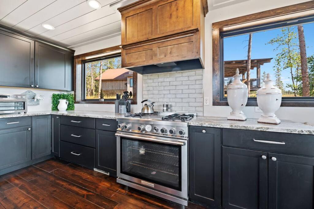 Altitude Adjustment- Panoramic Views, Sleeps 12 Villa Lead Exterior photo
